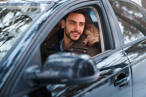 포토 JPG 해외이미지 백인 1 라이프스타일 손 응시 남자 행복 도로 여행 크리스마스 겨울 의자 비즈니스 교통시설 자동차 성공 휴가 새로움 실내 한명 사람 앉기 성인 야외 검은색 운전 비즈니스맨 바퀴 운전사 고급 숲 주인 대여 자동 해외포토 서양인 직업 시선 계절 기념일 감정 길 육상교통 컬러 가구 교통 컨셉 모션 내부 생활 신체부위 직장인 시설 파일형식 이미지허브