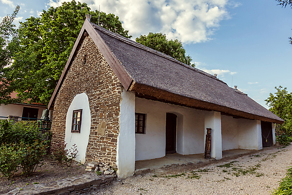 포토 JPG 해외이미지 전통 문화 가정 지붕 주택 미술 여러명 사람없음 장식 초록색 컬러풀 꽃병 장비 수확 골동품 흰색 오브젝트 점토 헝가리 옛날 해외포토 꽃 컬러 다수 농업 문화예술 사람 건물 동유럽 파일형식 이미지허브