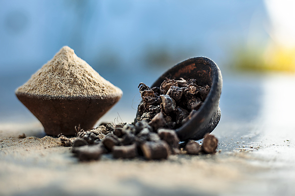 포토 JPG 해외이미지 여자 건강 사람없음 치료 초록색 약 흰색 사발 약초 가루 인도인 허브 유기농 뿌리 거미 점토 시스템 고립 에이즈 치유 카운트 해외포토 외국인 식물 웰빙 컬러 곤충 의학 사람 동양인 풀_식물 사기그릇 질병 파일형식 이미지허브