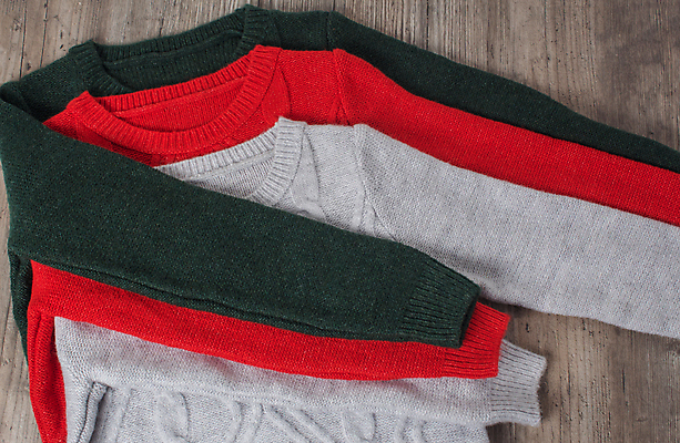 포토 JPG 해외이미지 라이프스타일 디자인 옷 백그라운드 컨셉 겨울 패턴 따뜻함 사람없음 목재 빨간색 초록색 쇼핑 컬러풀 유행 쌓기 추위 수확 가을 시골 직물 뜨개질 스웨터 니트 질감 부드러움 양모 거짓말 저지 접기 뜨개옷 스타일 해외포토 나무 계절 컬러 상의 무늬 농업 재료 모션 취미 생활 감각 파일형식 이미지허브