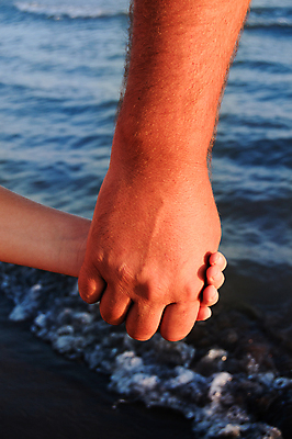 포토 JPG 해외이미지 백인 손 아들 어린이 컨셉 지도 손가락 가족 안내 함께함 관리 사랑 사람 소년 성인 사람없음 야외 여름 부모 믿음 우정 터치 육아 잡기 아빠 보호 팔 세대 돌봄 신앙심 천진난만 헬프 해외포토 서양인 계절 남자 감정 관계 모션 신체부위 친구 도움 파일형식 이미지허브