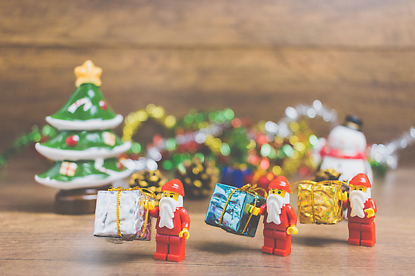 포토 JPG 해외이미지 나무 디자인 계절 행복 어린이 백그라운드 크리스마스 겨울 휴가 선물 사랑 사람없음 장식 빨간색 장난감 숫자 산타클로스 축제 기쁨 흰색 축하 플라스틱 주기 흥분 장면 나눔 레고 미니 클라우스 해외포토 식물 문자 기념일 감정 컬러 컨셉 모션 재질 사람 파일형식 이미지허브