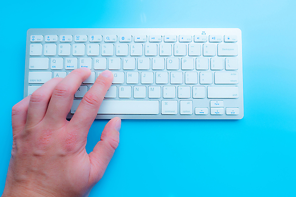 포토 JPG 해외이미지 직업 학생 여자 교육 인터넷 비즈니스 주택 직장 관리 사람없음 노트북 컴퓨터 교사 공책 타이핑 키보드 업무 비즈니스우먼 서핑 작업실 이메일 종업원 책상 검색 온라인 변호사 가정교사 블로거 소셜 온라인강의 채팅 프로그래머 프로그래밍 프리랜서 회계사 코딩 사용자 해외포토 가구 회사 문구용품 사람 건물 전자제품 수상스포츠 작업 직장인 강의 개발 컴퓨터교육 파일형식 언택트 이미지허브