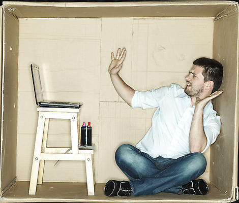 포토 JPG 해외이미지 전신 백인 남자 사다리 한명 성인 앞모습 노트북 상자 사무실 업무 비즈니스맨 가부좌 갇힘 답답함 성인남자한명만 해외포토 서양인 1 뷰포인트 비즈니스 모션 사람 앉기 전자제품 도구 작업 직장인 감각 남자한명만 성인남자만 파일형식 이미지허브