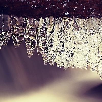 포토 JPG 해외이미지 계절 파도 겨울 사람없음 목재 물 강 반사 폭포 젖음 바위 흰색 개울 떨어짐 해외포토 자연요소 나무 바다 컬러 컨셉 재료 자연 돌_바위 파일형식 이미지허브