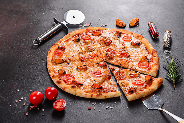 포토 JPG 해외이미지 전통 음식 바다 조각 백그라운드 토마토 채소 재료 탁자 양파 치즈 새우 피자 육류 요리 사람없음 식당 식사 저녁식사 이탈리아 껍질 신선 반지 뜨거움 원형 맛 굽기 지중해 먹기 해산물 속도 오징어 올리브 반죽 홍합 후추 바질 점심식사 고립 모짜렐라치즈 피자집 해외포토 도형 열매 유럽 가구 컨셉 식재료 장신구 모션 어패류 유제품 연체동물 패스트푸드 서양음식 갑각류 상점 수중동물 구이 향신료 파일형식 이미지허브