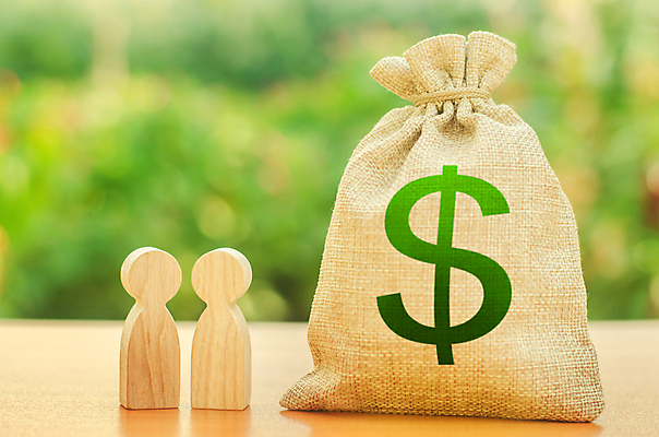 포토 JPG 해외이미지 컨셉 돈 사람모양 사람없음 아웃포커스 금융 경제 달러 말_게임 돈자루 해외포토 모양 촬영기법 게임 재산 파일형식 이미지허브