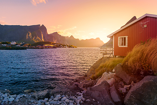 포토 JPG 해외이미지 구름 전통 유럽 바다 섬 여행 건축양식 자연 하늘 산 주택 항해 노르웨이 풍경 사람없음 야외 건물 빨간색 초록색 물 여름 파란색 태양 마을 항구 일몰 보트 그림 북쪽 타운 스칸디나비아 해외포토 자연요소 건축물 계절 건축 나라 컬러 배_교통 교통시설 노을 도시 방향 생태계 파일형식 이미지허브