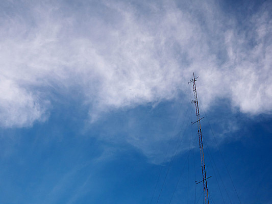 포토 JPG 해외이미지 구름 아시아 백그라운드 비즈니스 통신 태국 자연 하늘 모바일 세포 안테나 사람없음 파란색 스마트폰 글로벌 우주 탑 금속 텔레비전 장비 흰색 네트워크 역 연결 무선전화기 전화기 수화기 라디오 신호 방송 전염 봉 고립 송신기 셀룰러 해외포토 자연요소 건축물 나라 컬러 교통시설 재질 전자제품 핸드폰 스마트기기 질병 생태계 감염 파일형식 이미지허브