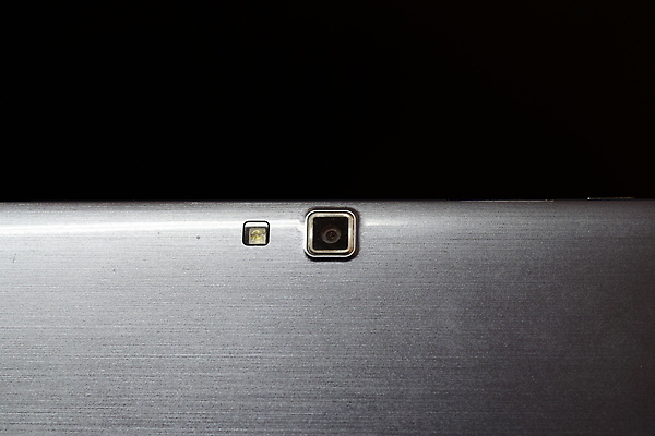 포토 JPG 해외이미지 응시 선 이동 인터넷 비즈니스 장신구 통신 회의 기술 대화 사람없음 컴퓨터 카메라 디지털 모니터 웹 방 관찰 그물 연결 사이버 감시 통화 온라인 동영상 캠코더 멀티미디어 인터넷주소 소통 사생활 스파이 채팅 해외포토 시선 컨셉 모션 말하기 전자제품 파일형식 이미지허브