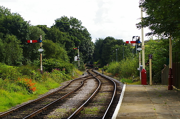 포토 JPG 해외이미지 전통 선 여행 교통시설 잉글랜드 항해 숙이기 사람없음 여행객 평화 기차 수확 역사 변화 역 수증기 방향 철 교차로 심볼 출발 신호 승객 북쪽 동쪽 스위치 건너기 구식 선로 철강 강조 해외포토 길 육상교통 포즈 교통 컨셉 농업 배_교통 모션 영국 대중교통 사람 시설 파일형식 이미지허브