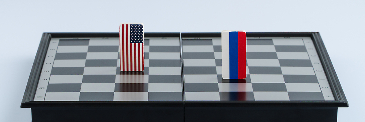 포토 JPG 해외이미지 백그라운드 컨셉 관계 표면 협력 안내 서기 사람없음 세계 글로벌 평화 미국 힘 경쟁 게임 흰색 깃발 체스 계획 심볼 타일 싸움 러시아 위치 체스판 다국적 도미노 독립 전국 정부 해외포토 유럽 컬러 북아메리카 모션 놀이 파일형식 이미지허브