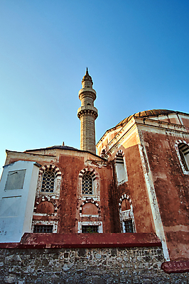 포토 JPG 해외이미지 유럽 종교 벽 섬 건축양식 창문 하늘 지붕 사람없음 건물 탑 발코니 초승달 이슬람교 그리스 묘사 모스크 타운 튀르키예 해외포토 건축물 건축 나라 아시아 달 도시 파일형식 이미지허브