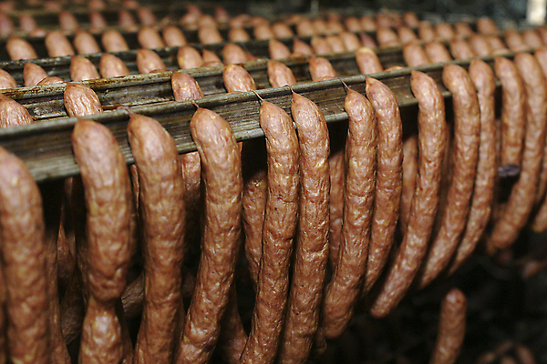 포토 JPG 해외이미지 전통 잡화 음식 재료 건조 육류 돼지고기 스테이크 요리 사람없음 세트 상점 저녁식사 소고기 신선 소시지 시장 맛 상품 자르기 굽기 계산대 준비 햄 상업 슬라이스 베이컨 후추 흙더미 훈제 뷔페 살라미 페퍼로니 해외포토 컨셉 식재료 모션 서양음식 식사 흙 가공식품 구이 향신료 파일형식 더미 이미지허브