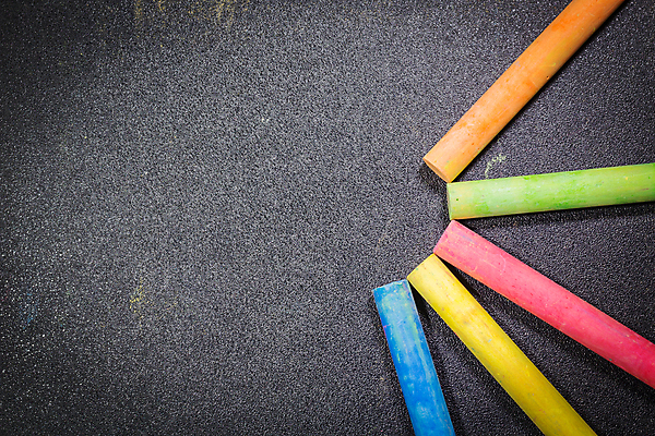 포토 JPG 해외이미지 교육 선 분홍색 조각 백그라운드 무지개 오렌지 학교 사람없음 빨간색 초록색 파란색 컬러풀 노란색 검은색 칠판 페인트 그룹 오브젝트 분필 먼지 줄서기 해외포토 자연요소 컬러 과일 모션 초크 파일형식 이미지허브