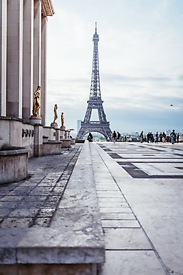포토 JPG 주간 구름 해외풍경 유럽 유럽풍경 자연 하늘 아침 풍경 여러명 사람없음 야외 여행객 프랑스 에펠탑 광장 파리_프랑스 국내포토 자연요소 해외 나라 다수 사람 생태계 파리 랜드마크 파일형식