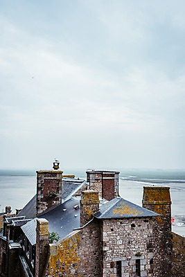 포토 JPG 주간 구름 해외풍경 유럽 유럽풍경 자연 하늘 지붕 주택 풍경 사람없음 야외 건물 마을 프랑스 몽생미셀 국내포토 자연요소 해외 건축물 나라 생태계 파일형식