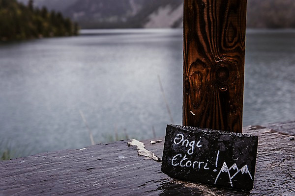 포토 JPG 주간 해외풍경 유럽 호수 유럽풍경 자연 풍경 사람없음 야외 프랑스 표지판 산장 피레네산맥 국내포토 자연요소 해외 나라 알림판 생태계 파일형식 산맥