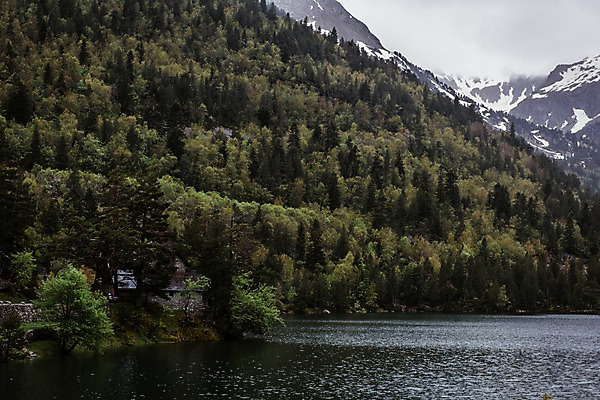 포토 JPG 주간 나무 해외풍경 유럽 호수 유럽풍경 자연 풍경 사람없음 야외 프랑스 산장 만년설 피레네산맥 국내포토 자연요소 식물 해외 나라 생태계 파일형식 산맥