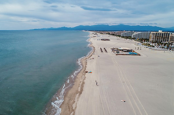 포토 JPG 주간 구름 해외풍경 유럽 바다 유럽풍경 자연 하늘 풍경 사람없음 야외 모래사장 프랑스 지중해 해수욕장 항공촬영 국내포토 자연요소 해외 나라 뷰포인트 생태계 파일형식
