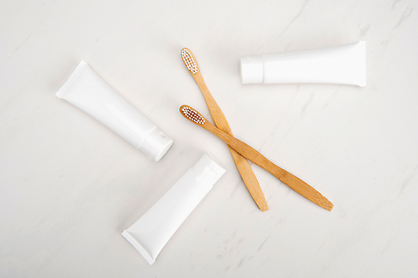 포토 JPG 스튜디오촬영 실내 사람없음 하이앵글 여러개 칫솔 오브젝트 흰배경 치약 플랫레이 국내포토 뷰포인트 다수 백그라운드 내부 위생용품 흰색 플랫 파일형식