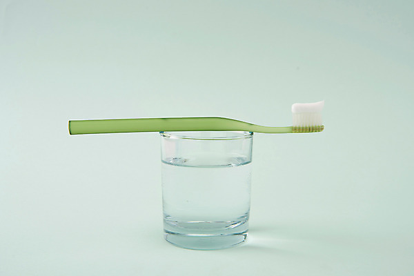 포토 JPG 스튜디오촬영 잔 실내 사람없음 물 칫솔 물컵 오브젝트 치약 녹색배경 국내포토 자연요소 식기 백그라운드 내부 컵 초록색 위생용품 파일형식