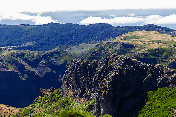 포토 JPG 해외이미지 구름 유럽 길 섬 여행 자연 하늘 산 풍경 사람없음 야외 초록색 여름 파란색 와인 정상 포르투갈 절정 해외포토 자연요소 계절 나라 컬러 주류 생태계 파일형식 이미지허브