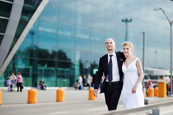 포토 JPG 해외이미지 응시 드레스 옷 여자 행복 문화 얼굴 꽃다발 결혼 2 오렌지 유리 결혼식 거리 함께함 사랑 미소 정장 턱시도 성인 사람없음 야외 가로 파란색 컬러풀 유행 산책 흰색 잡기 도시 우아함 만족 타운 사춘기 천진난만 해외포토 시선 꽃 감정 컬러 컨셉 과일 모션 재질 휴식 표정 사람 이벤트 신체부위 파일형식 이미지허브