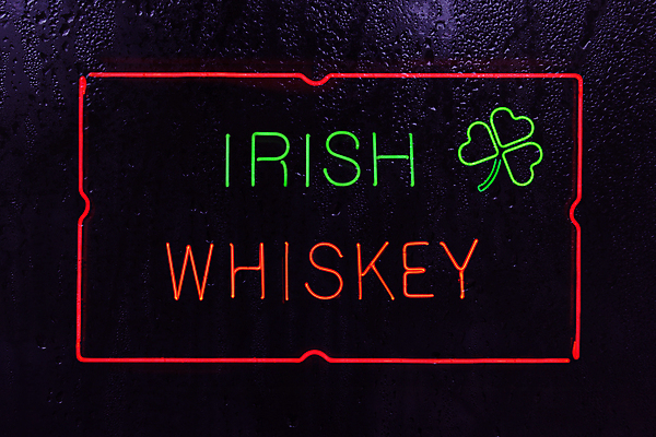 포토 JPG 해외이미지 배너 행복 음료 백그라운드 잎 텍스트 창문 휴가 주류 사람없음 초록색 파티 식당 봄 카페 젖음 축하 바 행운 성자 클로버 토끼풀 심볼 사인 네온 아일랜드 위스키 해외포토 식물 계절 감정 유럽 종교 컬러 컨셉 이벤트 상점 파일형식 이미지허브