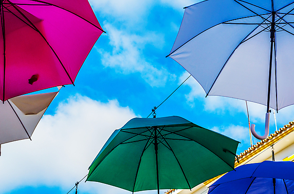 포토 JPG 해외이미지 디자인 계절 백그라운드 무지개 패턴 우산 하늘 날씨 추상 휴가 거리 기념 매달리기 손잡이 미술 사람없음 야외 건물 장식 파란색 컬러풀 기쁨 축하 도시 오픈 팔레트 스페인 보호 기적 오브젝트 양산 긍정 머리위 숨김 강렬 방수 줄서기 스타일 많음 해외포토 자연요소 건축물 감정 유럽 컬러 컨셉 무늬 모션 문화예술 파일형식 이미지허브
