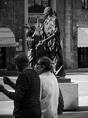 포토 JPG 해외이미지 잡화 유럽 선 거리 건강 가면 사람없음 쇼핑 도시풍경 상점 자전거 이탈리아 잠김 금지 긴급 도시 업무 도심 고독 보호 질병 위험 사인 상업 규칙 셔터 영 고립 소셜 위기 적자 혼자 비용 중소기업 해외포토 감정 나라 컨셉 회사 의학 풍경 경제 숫자 바이크 작업 파일형식 이미지허브