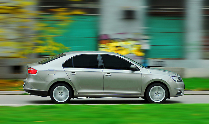 포토 JPG 해외이미지 라이프스타일 디자인 도로 스포츠 여행 이동 비즈니스 교통시설 모션 자동차 휴가 거리 사람없음 초록색 여름 힘 회색 운전 흰색 바퀴 고속도로 운전사 휘발유 아스팔트 속도 디젤 방법 블러 자동 해외포토 직업 계절 길 육상교통 컬러 교통 컨셉 생활 석유 시설 파일형식 이미지허브