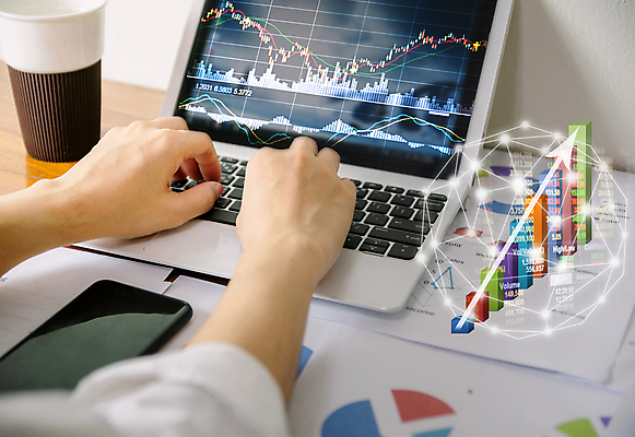 포토 JPG 해외이미지 직업 컨셉 회사 비즈니스 통신 통계 성공 그래프 설계 사람없음 금융 경제 컴퓨터 사무실 판매 디지털 정보 성장 비즈니스맨 발표 시장 목표 계획 주식 대표 고객 스마트 분석 보고서 투자 비전 이익 온라인 해결 혁명 개발 경영 골 마케팅 조언 해외포토 남자 전자제품 직장인 파일형식 이미지허브