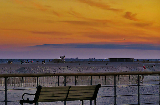 포토 JPG 해외이미지 구름 계절 바다 분홍색 백그라운드 벤치 오렌지 자연 하늘 휴가 풍경 사람없음 야외 빨간색 물 여름 파란색 빛 컬러풀 햇빛 태양 반사 노란색 일출 황혼 일몰 새벽 산책 산책로 황금 저녁 장면 수평선 해외포토 자연요소 길 컬러 의자 과일 휴식 노을 야간 생태계 파일형식 이미지허브