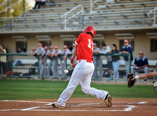 포토 JPG 해외이미지 전신 손 여자 남자 유니폼 청소년 들기 여러명 성인 앞모습 옆모습 뒷모습 10대 경쟁 경기장 활발 야구 야구방망이 야구선수 야구글러브 군중 구경 야구공 야구복 대회 객석 휘두르기 해외포토 옷 뷰포인트 다수 컨셉 공 스포츠시설 모션 운동선수 사람 신체부위 운동복 구기 야구용품 글러브 파일형식 이미지허브