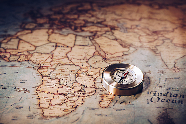 포토 JPG 해외이미지 디자인 지구 여행 백그라운드 컨셉 세계지도 지도 비즈니스 장신구 가이드 휴가 유물 항해 사람없음 목재 세계 여행객 탐험 수확 골동품 기구 가리킴 역사 계획 나침반 방향 모험가 오브젝트 준비 복고 네비게이션 발견 그런지 오리엔테이션 지리 해외포토 나무 직업 전통 농업 배_교통 재료 사람 손짓 파일형식 이미지허브