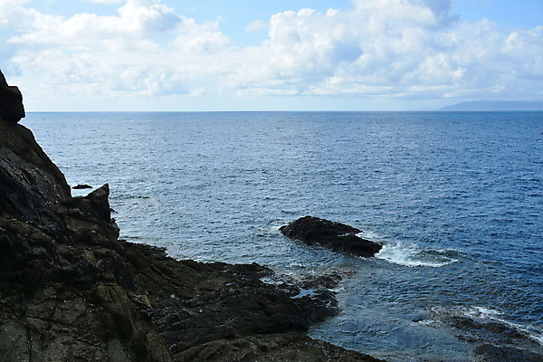 포토 JPG 해외이미지 아시아 파도 바다 자연 하늘 휴가 산 사람 풍경 사람없음 야외 물 여름 파란색 바위 땅 휴양지 서식 오로라 해외포토 자연요소 계절 나라 컬러 자연현상 장소 돌_바위 생태계 파일형식 이미지허브