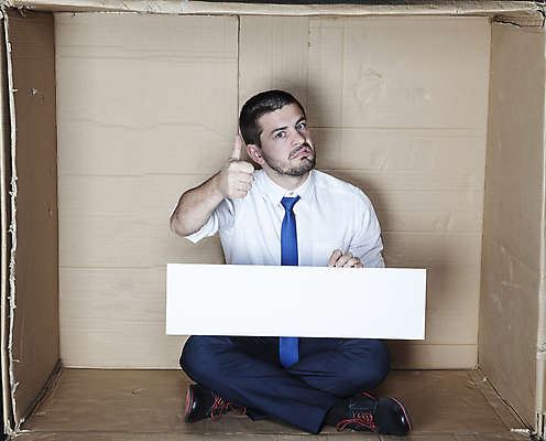 포토 JPG 해외이미지 전신 백인 남자 한명 성인 앞모습 상자 사무실 비즈니스맨 가부좌 갇힘 답답함 성인남자한명만 카피스페이스 해외포토 서양인 1 뷰포인트 비즈니스 모션 사람 앉기 공백 직장인 감각 남자한명만 성인남자만 파일형식 이미지허브