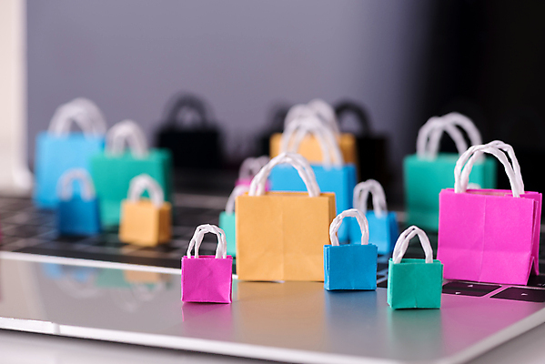 포토 JPG 해외이미지 지구 백그라운드 컨셉 돈 인터넷 가방 비즈니스 사람없음 노트북 쇼핑 컴퓨터 세계 지구본 세일 상점 웹 시장 구매 고객 서비스 상업 질서 소매 온라인 전자상거래 해외포토 잡화 전자제품 예절 재산 파일형식 이미지허브