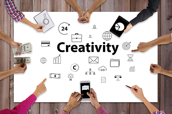 포토 JPG 해외이미지 아이콘 직업 인터넷 비즈니스 사업가 통신 회의 아이디어 안테나 사람 사람없음 그래픽 단어 스마트폰 사무실 알약 디지털 작업 비즈니스우먼 네트워크 계획 연결 토론 고객 심볼 분석 시작 온라인 브레인스토밍 해외포토 문자 여자 컨셉 핸드폰 스마트기기 약 직장인 파일형식 이미지허브