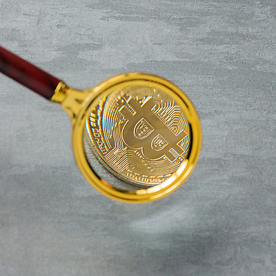 포토 JPG 해외이미지 응시 백그라운드 컨셉 돈 유리 돋보기 추상 사람없음 금융 디지털 동전 회색 네트워크 시장 황금 암호 확대 위험 발굴 심볼 확인 사인 무역 상업 전자 토막 전자상거래 거짓 왜곡 가상 가상화폐 해외포토 시선 산업 컬러 무늬 재질 경제 재산 파일형식 이미지허브