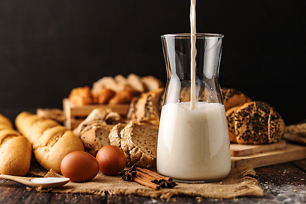 포토 JPG 해외이미지 전통 라이프스타일 음료 음식 빵 조각 다이어트 재료 자연 유리 탁자 디저트 건강 옥수수 요리 사람없음 목재 갈색 주방 식당 계란 식사 빵집 우유 튀김 신선 붓기 달콤 맛 상품 낟알 설탕 시리얼 밀 유기농 슬라이스 밀가루 칼로리 내추럴 단백질 칼슘 핸드메이드 호밀 해외포토 나무 웰빙 컬러 가구 컨셉 모션 재질 유제품 곡류 생활 상점 알 가루 생태계 영양소 파일형식 이미지허브