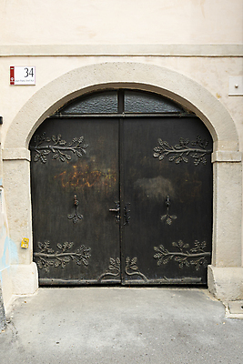 포토 JPG 해외이미지 전통 디자인 외관 유럽 문화 벽 여행 백그라운드 건축양식 창문 출입구 거리 주택 사람없음 야외 건물 목재 파란색 문 마을 수확 골동품 바위 흰색 시골 도시 역사 오스트리아 묘사 질감 복고 타운 옛날 스타일 해외포토 나무 건축물 건축 나라 컬러 농업 재료 돌_바위 파일형식 이미지허브