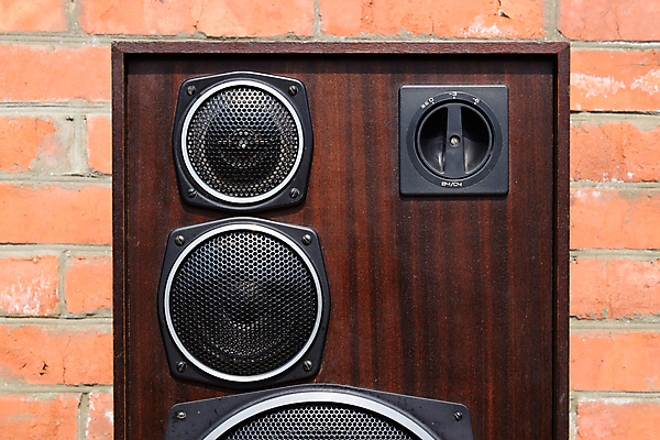 포토 JPG 해외이미지 백그라운드 돌담 사람없음 목재 갈색 금속 확성기 소리 수확 골동품 클래식 60대 볼륨 라디오 질감 복고 역동적 전자 시스템 스테레오 감싸기 고립 리가 뮤지컬 베이스 소비에트 소셜네트워크 옛날 합판 힘찬 해외포토 나무 노년 컬러 컨셉 농업 재료 모션 재질 현악기 전자제품 담장 돌_바위 파일형식 이미지허브