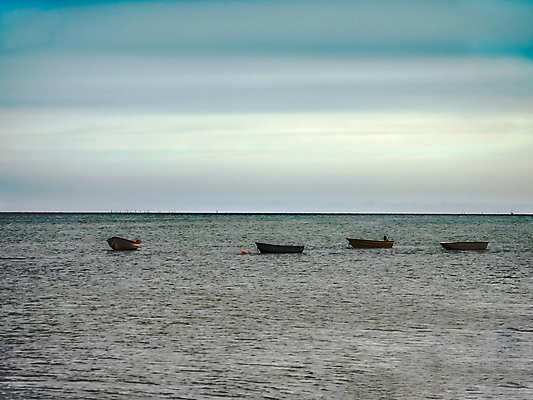 포토 JPG 해외이미지 바다 여행 백그라운드 교통시설 자연 하늘 낚시 덴마크 풍경 사람없음 야외 목재 물 여름 파란색 반사 평화 환경 보트 작음 낚시꾼 옛날 혼자 수평선 해외포토 자연요소 나무 계절 컬러 교통 컨셉 배_교통 재료 레저 북유럽 크기 시설 생태계 파일형식 이미지허브