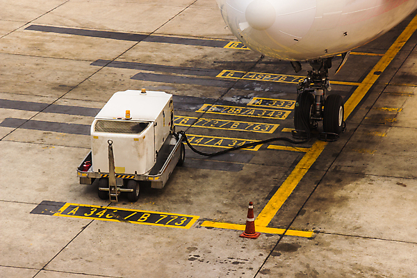 포토 JPG 해외이미지 산업 여행 신체 날개 비즈니스 교통시설 비행기 항해 사람없음 화물 흰색 바퀴 공항 야간 주차 항공 서비스 출발 상업 제트기 승객 엔진 기어 공학 유지 대패 땅바닥 로딩 해외포토 자연요소 교육 컬러 교통 컨셉 배_교통 항공교통 대중교통 바닥 운송업 시설 파일형식 이미지허브