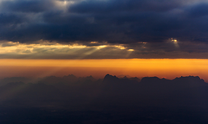 포토 JPG 해외이미지 나무 구름 계절 공원 실루엣 여행 백그라운드 오렌지 태국 자연 하늘 아침 휴가 산 풍경 사람없음 야외 여름 파란색 빛 햇빛 태양 우주 일출 환경 일몰 추위 안개 흰색 시골 소나무 숲 장면 내추럴 뿌연 전국 해외포토 주간 자연요소 식물 공공시설 아시아 컬러 과일 날씨 촬영기법 노을 생태계 파일형식 이미지허브