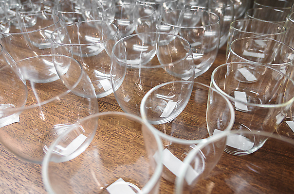 포토 JPG 해외이미지 안경 음료 백그라운드 비즈니스 탁자 새로움 사람없음 목재 옆모습 물 빛 갈색 꼬리표 라벨 세일 상점 식당 수확 바 투명 가격 크리스탈 오브젝트 복고 소매 옛날 줄서기 중고 취급주의 많음 해외포토 자연요소 나무 잡화 뷰포인트 컬러 가구 컨셉 농업 재료 모션 프레임 경고 광석 파일형식 이미지허브