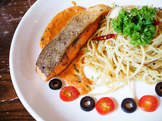 포토 JPG 해외이미지 전통 접시 음식 백그라운드 잎 다이어트 토마토 채소 재료 탁자 파스타 건강 스파게티 어류 스테이크 요리 사람없음 식당 식사 저녁식사 이탈리아 흰색 신선 맛 그릴 아침식사 정상 먹기 허브 메뉴 국수 퓨전 유기농 연어 레시피 점심식사 고립 해외포토 식물 식기 웰빙 유럽 컬러 가구 컨셉 모션 주방용품 서양음식 상점 수중동물 면류 파일형식 이미지허브