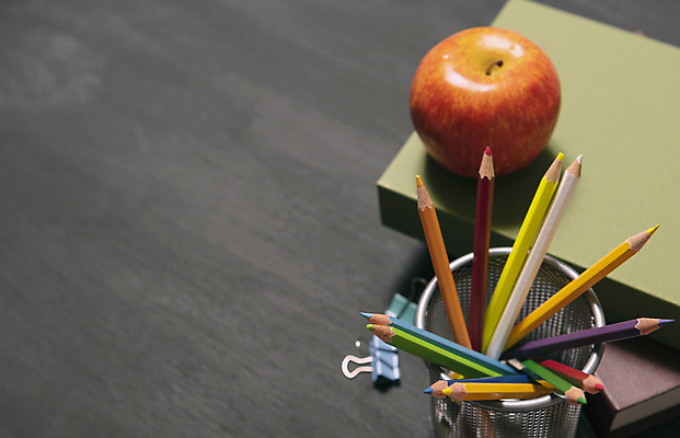 포토 JPG 해외이미지 학생 디자인 배너 교육 백그라운드 컨셉 장신구 교실 학교 자 창조 사람없음 연필 펜 우주 검은색 공책 칠판 공백 장비 로켓 도구 사과 정상 책상 분필 카피스페이스 해외포토 컬러 가구 과일 문구용품 학용품 필기구 초크 파일형식 이미지허브